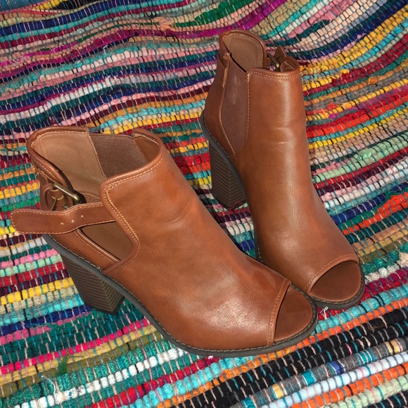 Brown open toe booties - Picture 1 of 1